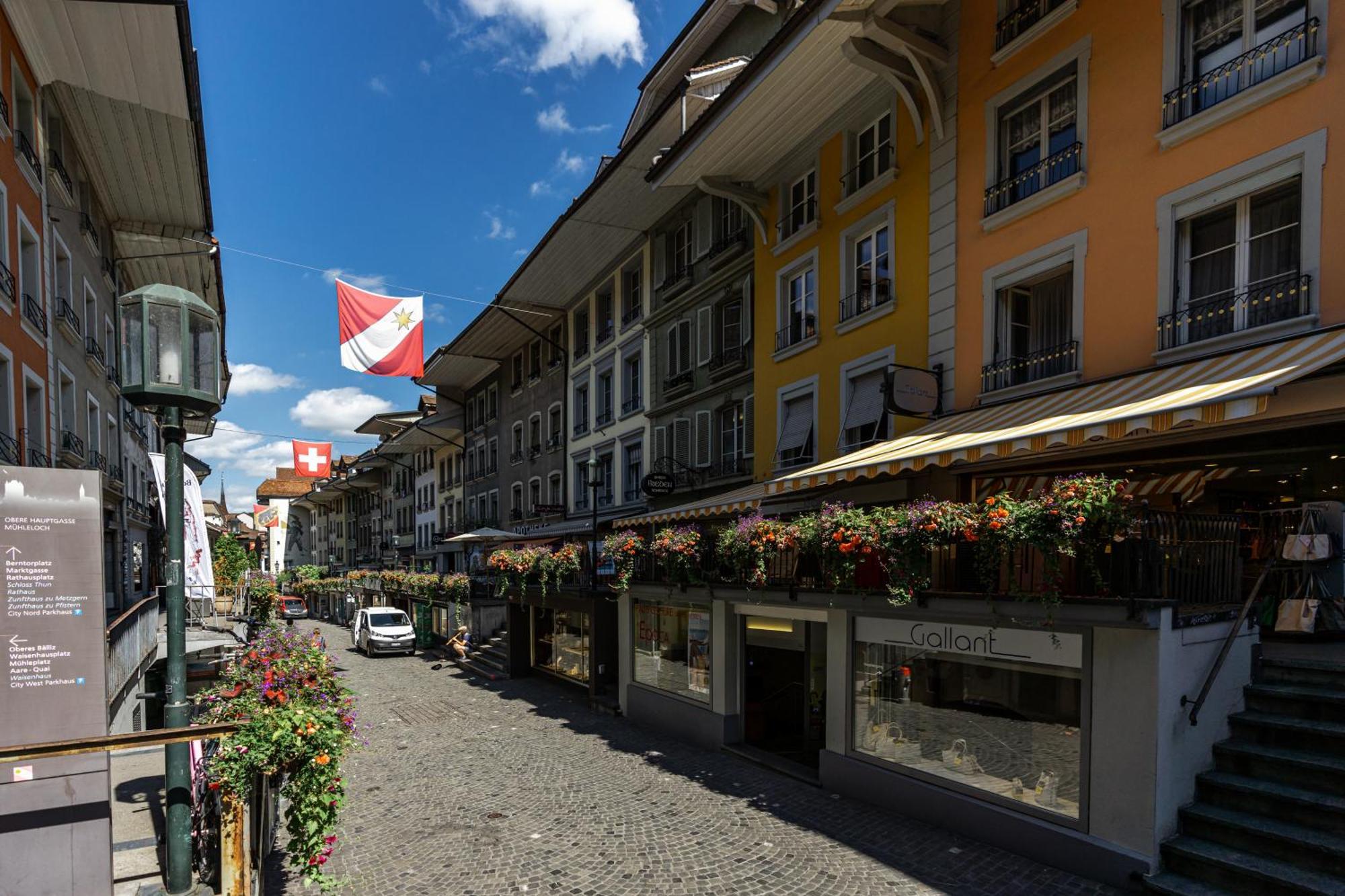 Historische Wohnung Im Herzen Der Thuner Altstadt Екстериор снимка