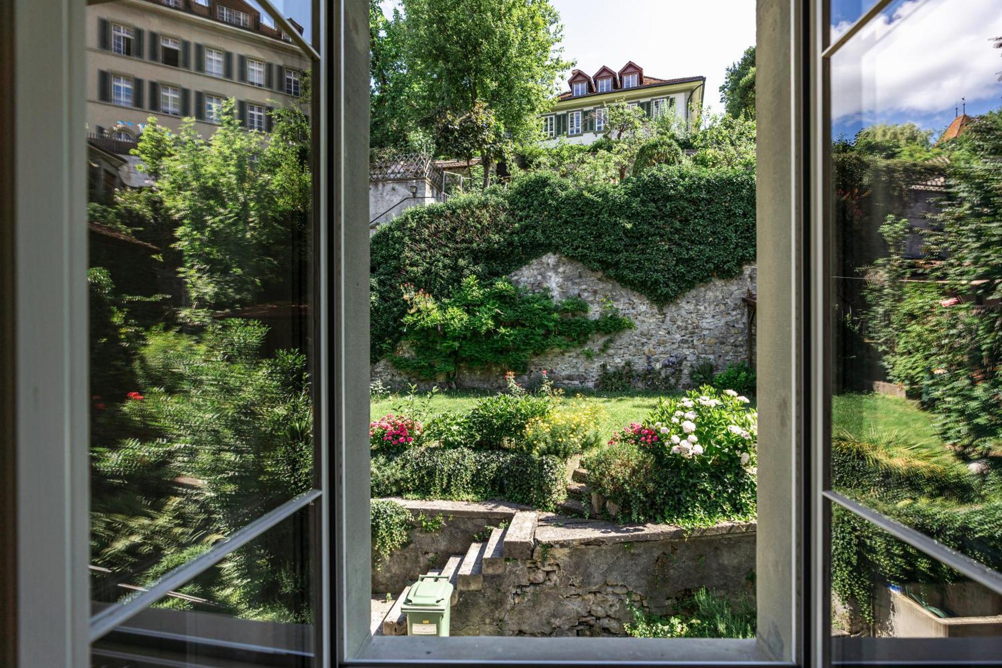 Historische Wohnung Im Herzen Der Thuner Altstadt Екстериор снимка