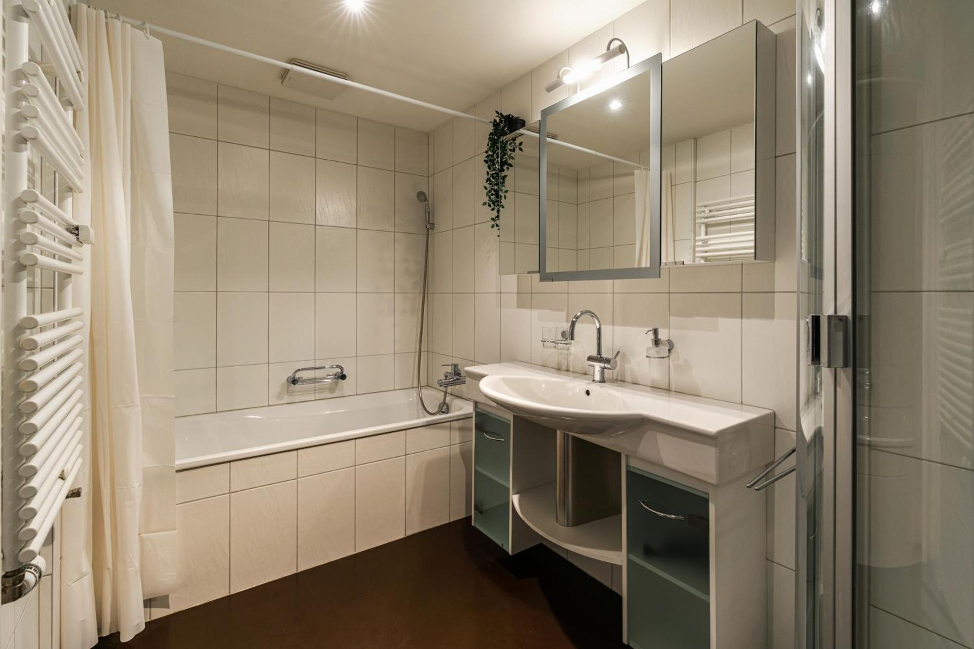 Historische Wohnung Im Herzen Der Thuner Altstadt Екстериор снимка